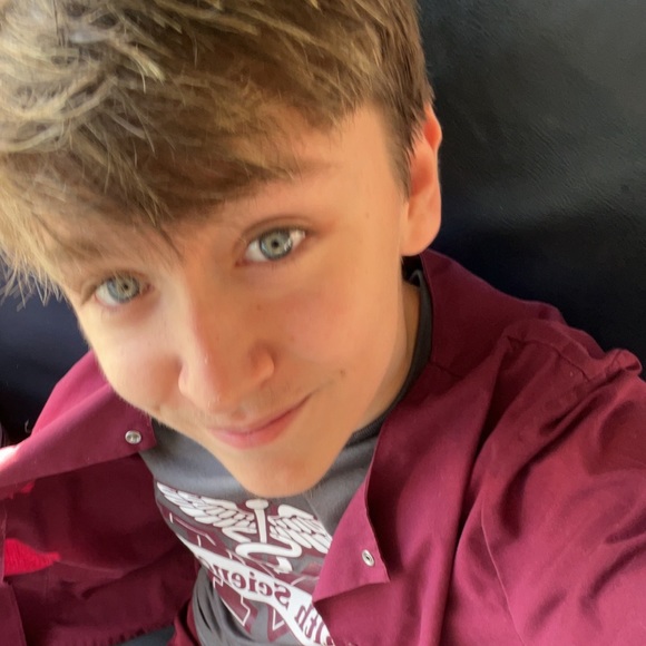 Meet your Posher, Travis - Picture 1 of 1